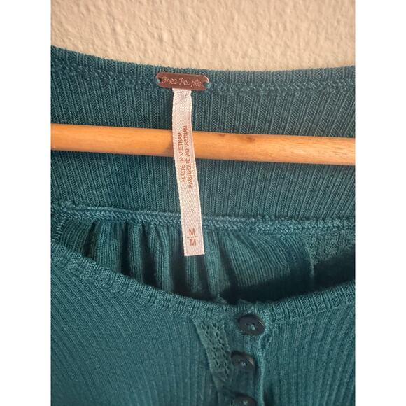 Free People oversized green top - Picture 3 of 6